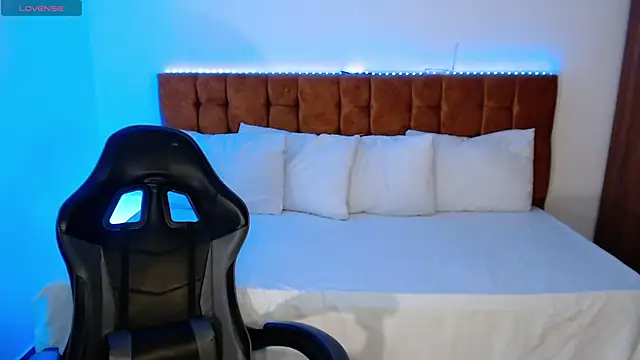 alexiaaross online show from September 27, 1:10 am