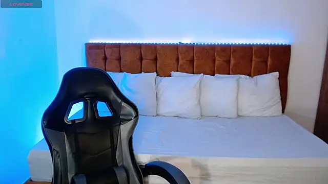 alexiaaross online show from October 19, 6:14 am