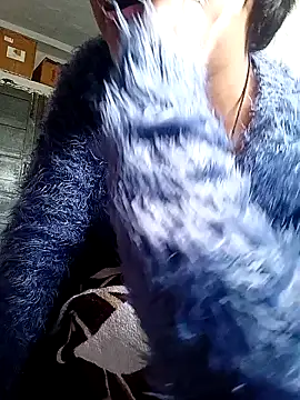 ruhi2003 online show from December 6, 4:47 am