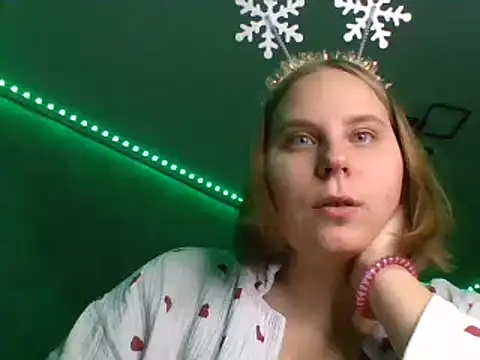 Snapshot of Thalia__Star chatting on December 25, 2:02 pm Thalia Star online show from December 25, 2:02 pm
