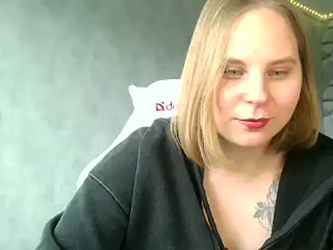 Snapshot of Thalia__Star chatting on January 18, 8:31 am Thalia Star online show from January 18, 8:31 am