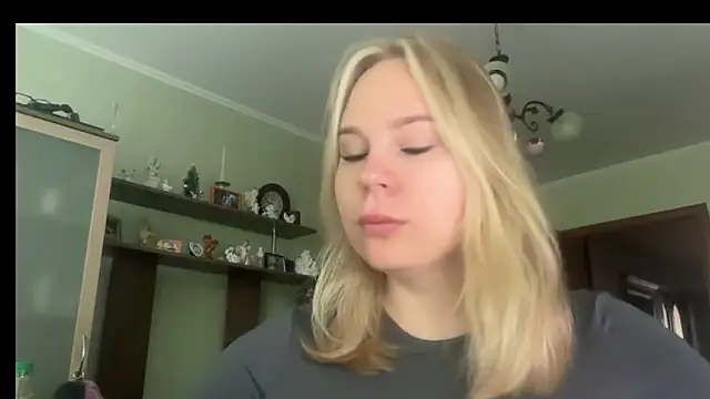 Thalia  Star online show from March 25, 6:30 am