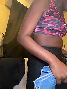 Snapshot of choclatepeaach chatting on January 15, 7:44 pm choclatepeaach online show from January 15, 7:44 pm