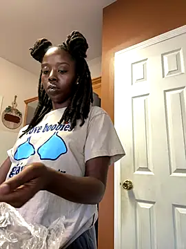 Snapshot of choclatepeaach chatting on November 1, 8:33 pm choclatepeaach online show from November 1, 8:33 pm