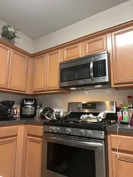 choclatepeaach online show from April 2, 3:15 am