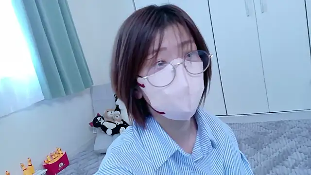 Snapshot of Risa_06 chatting on May 10, 5:01 am Risa 06 online show from May 10, 5:01 am