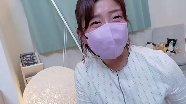 Snapshot of Risa_06 chatting on May 19, 12:33 pm Risa 06 online show from May 19, 12:33 pm