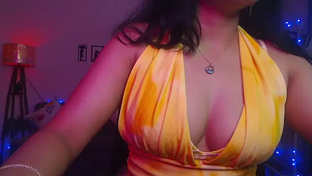 Snapshot of Zonayesha chatting on February 17, 7:49 am Zonayesha online show from February 17, 7:49 am