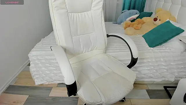 CooperAllana online show from November 10, 7:51 am