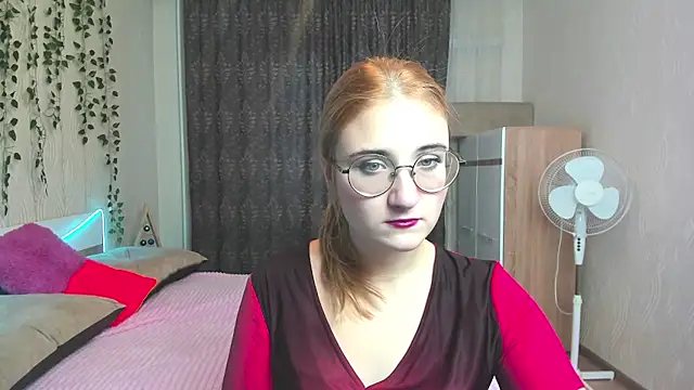 Snapshot of Miss_Elsa_ chatting on December 14, 3:07 am Miss Elsa online show from December 14, 3:07 am