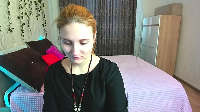 Snapshot of Miss_Elsa_ chatting on February 17, 2:42 am Miss Elsa online show from February 17, 2:42 am