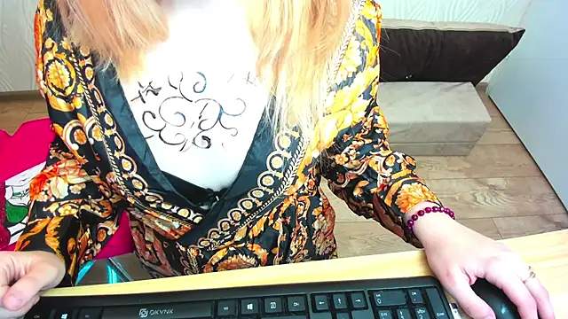 Snapshot of Miss_Elsa_ chatting on February 17, 6:31 am Miss Elsa online show from February 17, 6:31 am