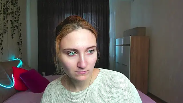 Snapshot of Miss_Elsa_ chatting on February 18, 3:21 am Miss Elsa online show from February 18, 3:21 am