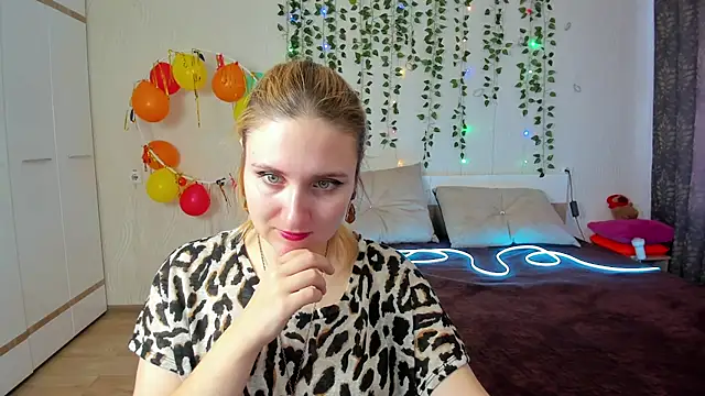 Snapshot of Miss_Elsa_ chatting on March 17, 3:57 am Miss Elsa online show from March 17, 3:57 am