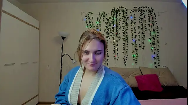 Snapshot of Miss_Elsa_ chatting on October 14, 1:34 pm Miss Elsa online show from October 14, 1:34 pm