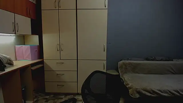 Snapshot of Miss_Elsa_ chatting on January 15, 9:58 am Miss Elsa online show from January 15, 9:58 am