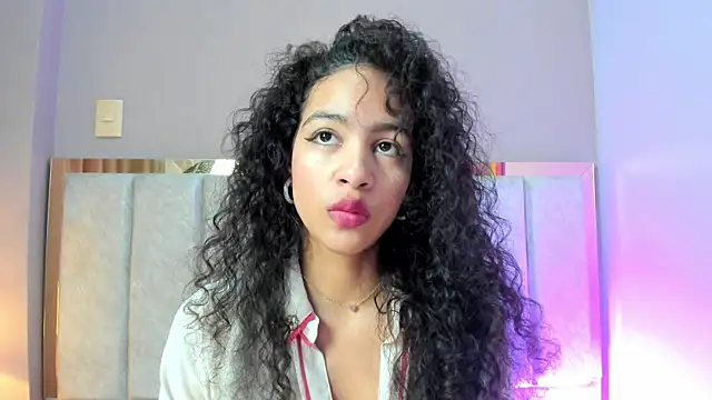 Snapshot of AntonellaHall_ chatting on November 25, 12:27 pm AntonellaHall online show from November 25, 12:27 pm