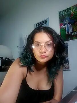 gigiqueen 18 online show from May 9, 1:11 am