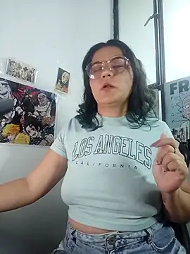 gigiqueen 18 online show from May 11, 12:27 am
