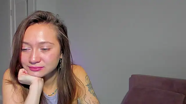 Snapshot of EllaSky_xoxo chatting on December 4, 2:31 am EllaSky xoxo online show from December 4, 2:31 am