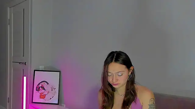 Snapshot of EllaSky_xoxo chatting on December 8, 4:14 am EllaSky xoxo online show from December 8, 4:14 am