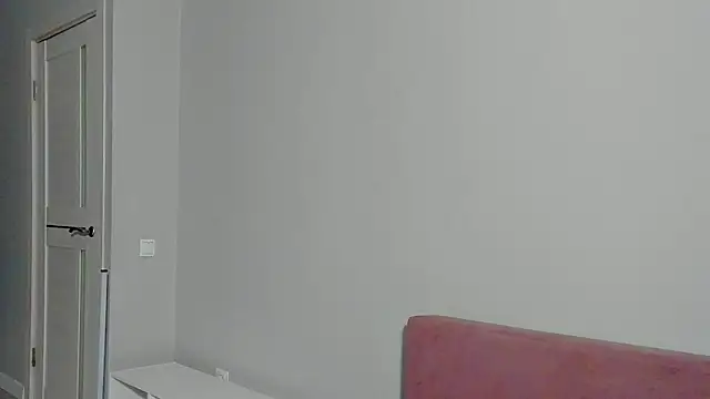 Snapshot of EllaSky_xoxo chatting on December 15, 9:53 pm EllaSky xoxo online show from December 15, 9:53 pm