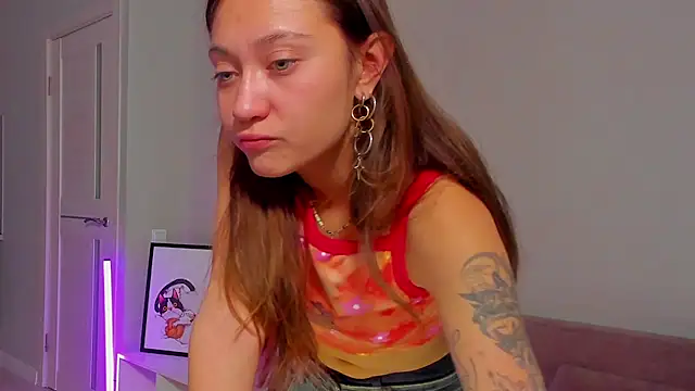 Snapshot of EllaSky_xoxo chatting on December 17, 12:12 am EllaSky xoxo online show from December 17, 12:12 am