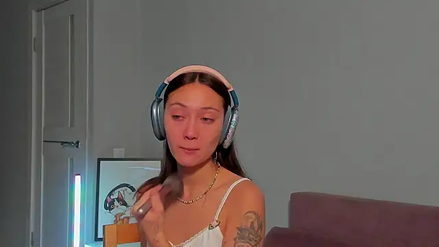 Snapshot of EllaSky_xoxo chatting on December 26, 11:57 pm EllaSky xoxo online show from December 26, 11:57 pm