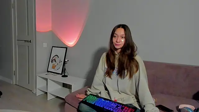 Snapshot of EllaSky_xoxo chatting on January 18, 2:03 am EllaSky xoxo online show from January 18, 2:03 am