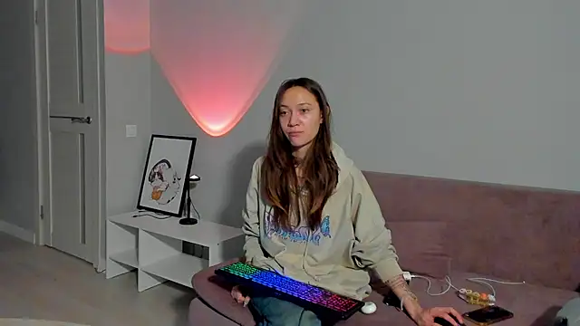 Snapshot of EllaSky_xoxo chatting on January 18, 5:10 am EllaSky xoxo online show from January 18, 5:10 am