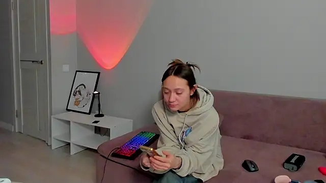 Snapshot of EllaSky_xoxo chatting on January 22, 8:40 am EllaSky xoxo online show from January 22, 8:40 am