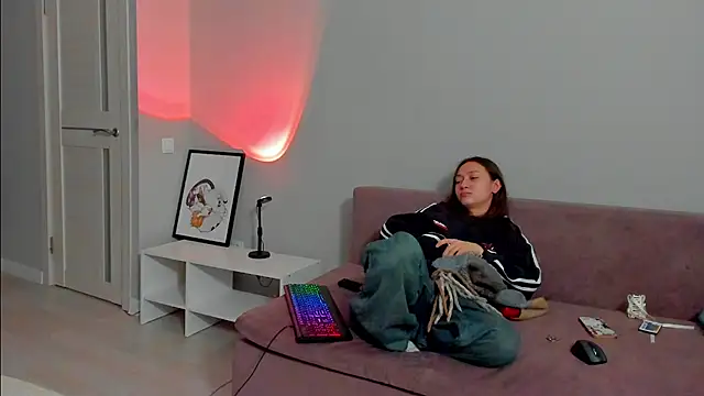 Snapshot of EllaSky_xoxo chatting on January 25, 7:17 am EllaSky xoxo online show from January 25, 7:17 am