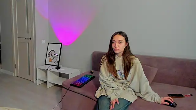 Snapshot of EllaSky_xoxo chatting on January 28, 6:38 am EllaSky xoxo online show from January 28, 6:38 am