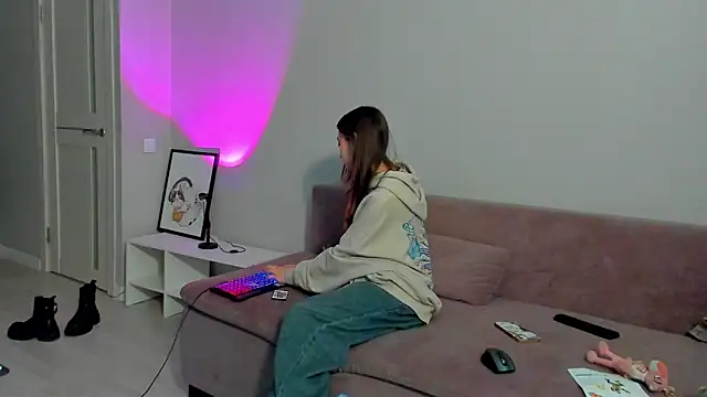 Snapshot of EllaSky_xoxo chatting on January 31, 11:24 am EllaSky xoxo online show from January 31, 11:24 am