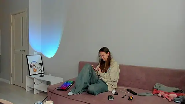 Snapshot of EllaSky_xoxo chatting on February 5, 6:46 am EllaSky xoxo online show from February 5, 6:46 am