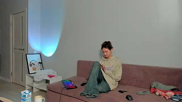 Snapshot of EllaSky_xoxo chatting on February 5, 9:46 am EllaSky xoxo online show from February 5, 9:46 am