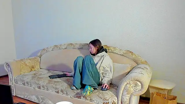 Snapshot of EllaSky_xoxo chatting on March 18, 4:59 pm EllaSky xoxo online show from March 18, 4:59 pm