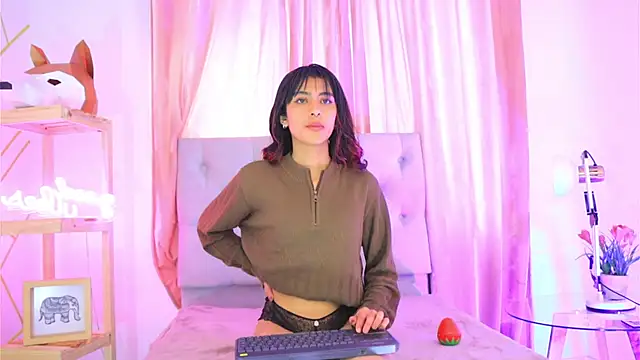 Snapshot of Alyssa_jones chatting on December 4, 12:47 pm Alyssa jones online show from December 4, 12:47 pm
