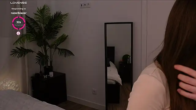Lilly Colins online show from January 6, 5:06 pm