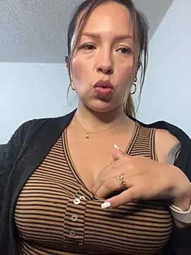 Snapshot of WilliamsKaily_ chatting on February 5, 8:04 pm WilliamsKaily online show from February 5, 8:04 pm