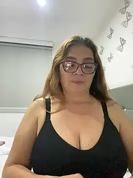 Snapshot of AntonellaAlondra4 chatting on December 19, 5:29 am AntonellaAlondra4 online show from December 19, 5:29 am