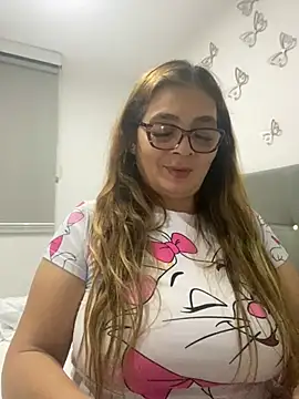 Snapshot of AntonellaAlondra4 chatting on December 20, 4:42 am AntonellaAlondra4 online show from December 20, 4:42 am