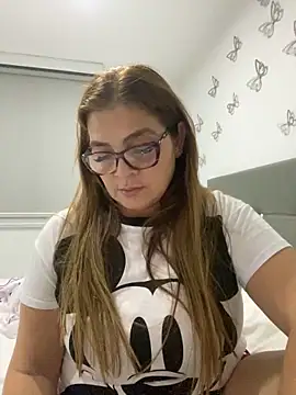 Snapshot of AntonellaAlondra4 chatting on December 25, 6:09 am AntonellaAlondra4 online show from December 25, 6:09 am