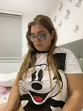 Snapshot of AntonellaAlondra4 chatting on December 25, 6:41 pm AntonellaAlondra4 online show from December 25, 6:41 pm