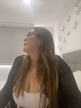 Snapshot of AntonellaAlondra4 chatting on December 26, 8:42 pm AntonellaAlondra4 online show from December 26, 8:42 pm