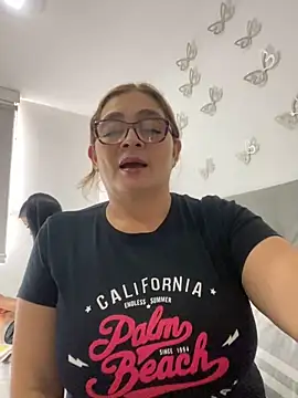 Snapshot of AntonellaAlondra4 chatting on January 1, 5:44 pm AntonellaAlondra4 online show from January 1, 5:44 pm