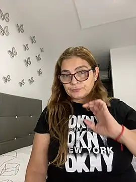 Snapshot of AntonellaAlondra4 chatting on January 5, 9:25 pm AntonellaAlondra4 online show from January 5, 9:25 pm