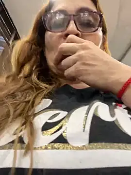 Snapshot of AntonellaAlondra4 chatting on January 24, 11:23 pm AntonellaAlondra4 online show from January 24, 11:23 pm