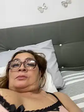 Snapshot of AntonellaAlondra4 chatting on February 13, 12:21 pm AntonellaAlondra4 online show from February 13, 12:21 pm
