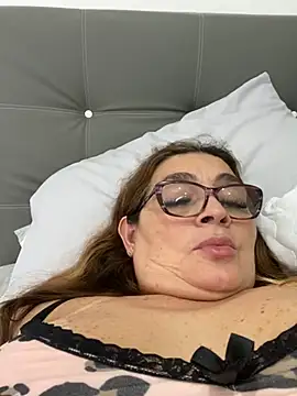 Snapshot of AntonellaAlondra4 chatting on February 13, 5:01 pm AntonellaAlondra4 online show from February 13, 5:01 pm